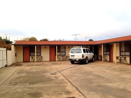 Motel 亚勒旺加 外观 照片