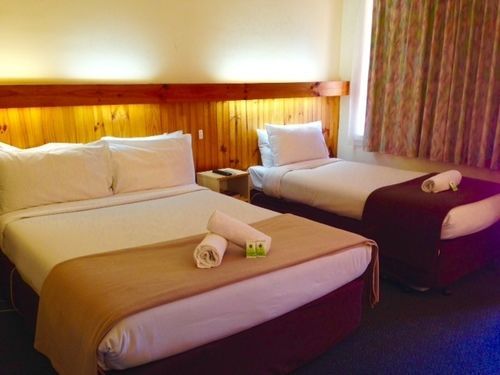 Motel 亚勒旺加 外观 照片